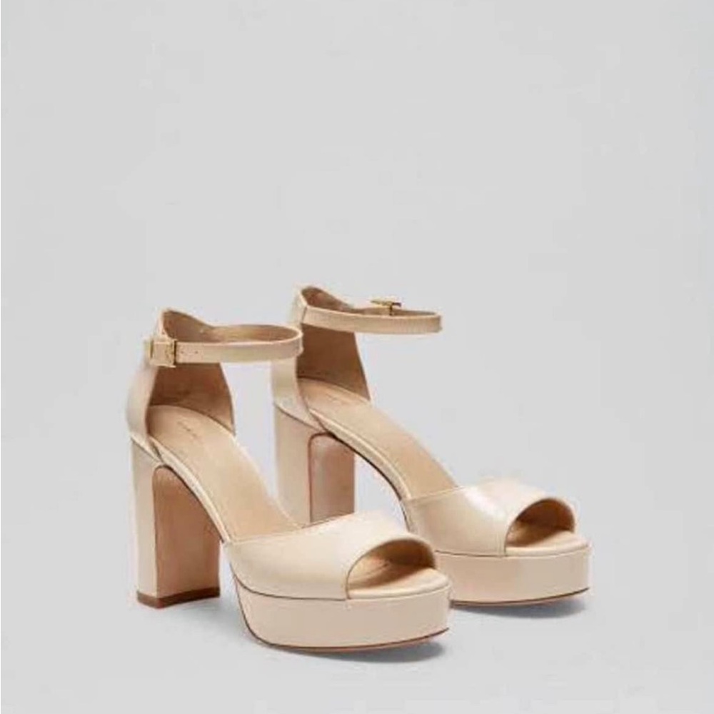 Scanlan Theodore Cream Platform Sandals Size 38/7.5 US